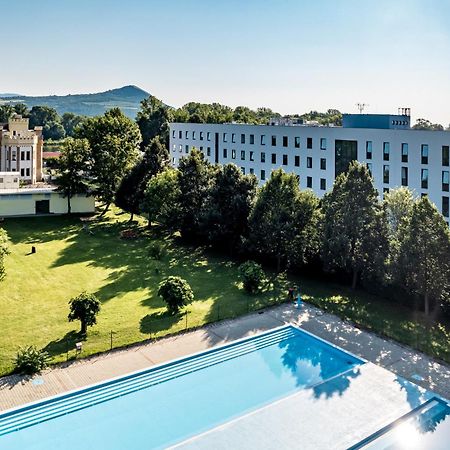 Hotel Active Stadium Ловосице Екстериор снимка